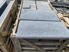 margelle calcaire bleu